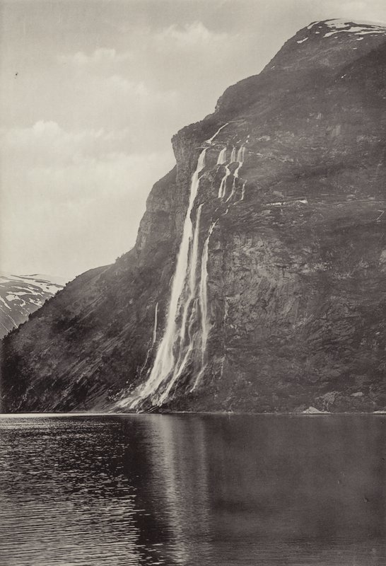 The Seven Sisters (Waterfall) Geiranger (m/w kuva) tekijältä Norwegian Photographer