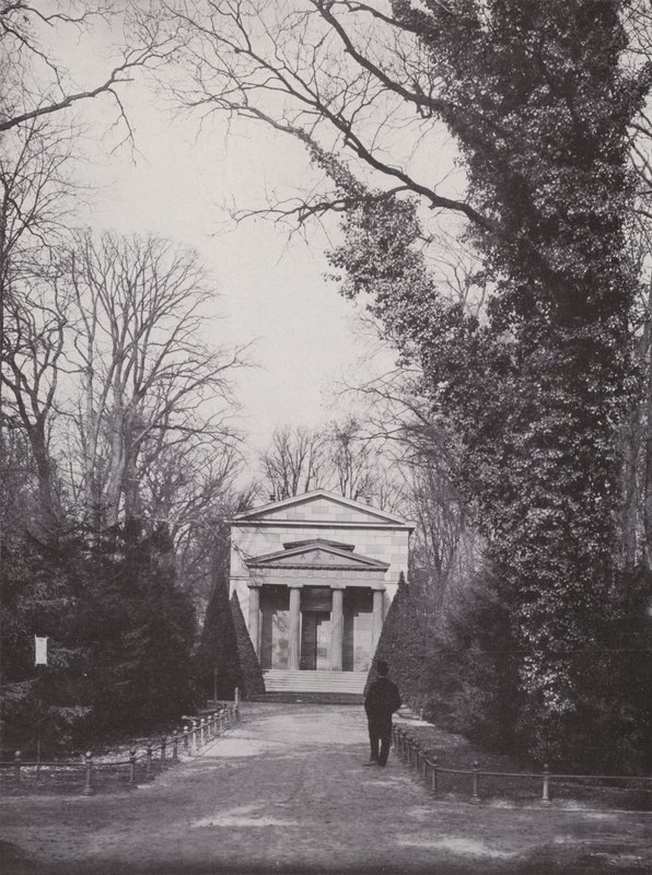 Charlottenburg, Mausoleumi, ulkoa (mv/w kuva) tekijältä Photographer German