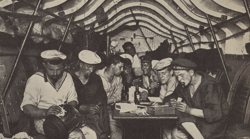 Miehistön asuintilat saksalaisessa sukellusveneessä (m/v kuva) tekijältä Photographer German