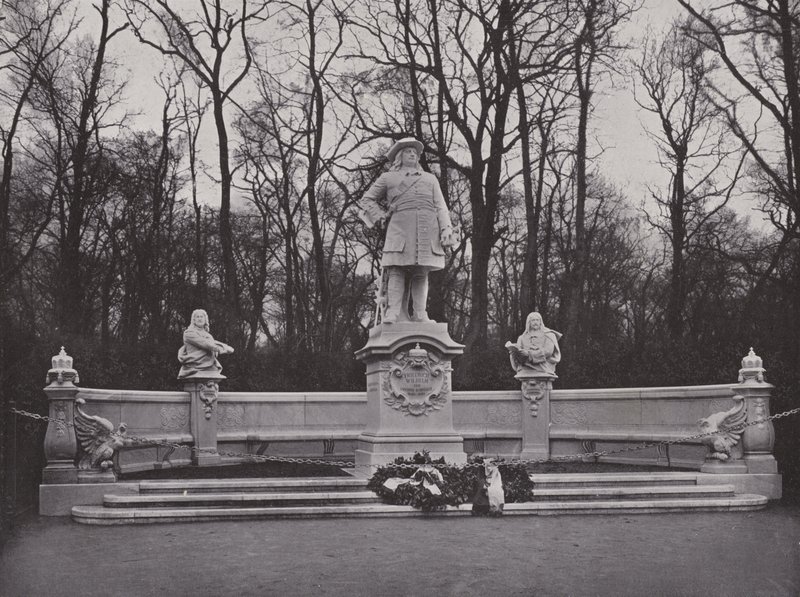 Monument In The Siegesallee, Friedrich Wilhelm, Suuri vaaliruhtinas (m/v kuva) tekijältä Photographer German