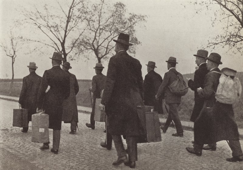 Saksalaiset rautatietyöntekijät karkotettiin Ruhrista osallistumisesta kansalaistottelemattomuuden kampanjaan Ranskan miehityksen aikana, elokuussa 1923 (m/v kuva) tekijältä Photographer German