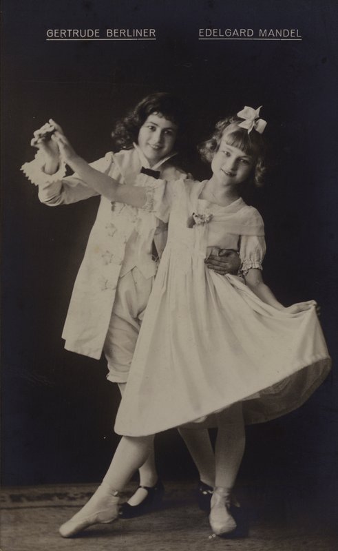 Gertrude Berliner ja Edelgard Mandel, saksalaiset näyttelijät (m/w kuva) tekijältä Photographer German