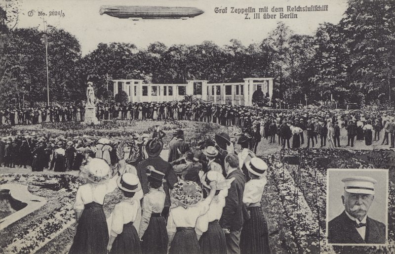 Graf Ferdinand von Zeppelin ja hänen ilmalaivansa LZ III Berliinin yllä (b/w kuva) tekijältä Photographer German