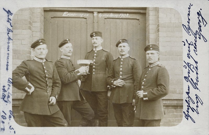 Saksan armeijan sotilaiden ryhmä tekijältä Photographer German