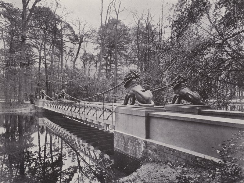 In the Tiergarten, Lowenbrucke (m/w kuva) tekijältä Photographer German