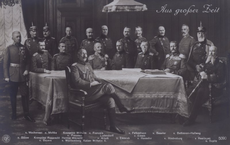 Saksan keisari Wilhelm II vanhempien saksalaisten sotilaskomentajien kanssa (m/v kuva) tekijältä Photographer German