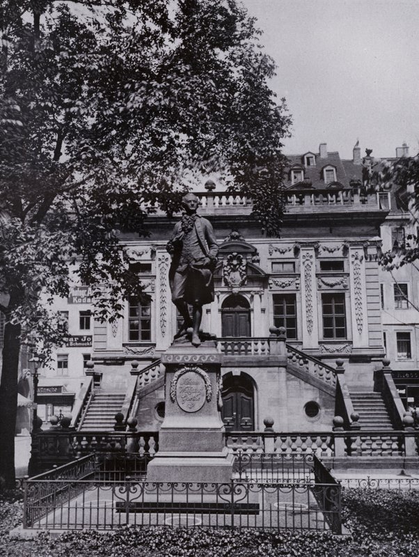Leipzig: Goethen muistomerkki Naschmarktilla (valkoinen kuva) tekijältä Photographer German