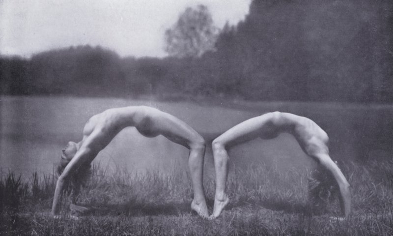 Kaunis keho, fyysinen kulttuuri naisille (s/w valokuva) tekijältä Photographer German