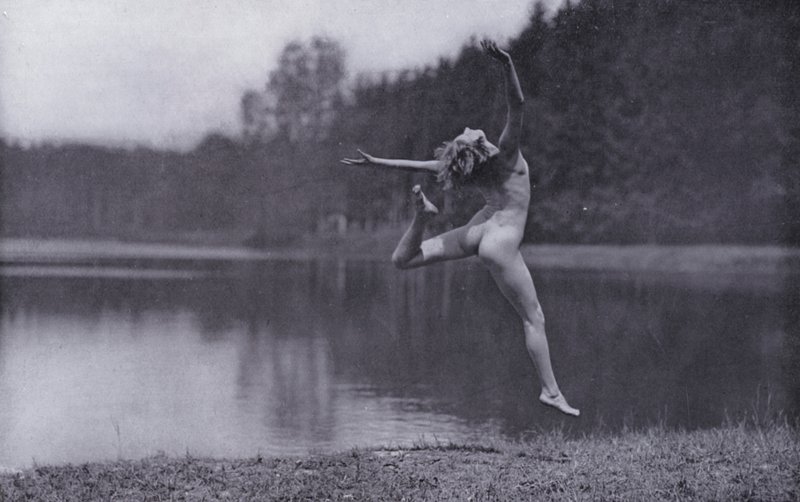 Kaunis keho, fyysinen kulttuuri naisille (s/w valokuva) tekijältä Photographer German