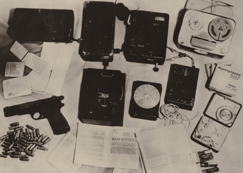 Sterzykin, Yhdysvaltain salaisen palvelun agentin, varusteet, joka pidätettiin yrittäessään tiedustella .... (m/v kuva) tekijältä Photographer German