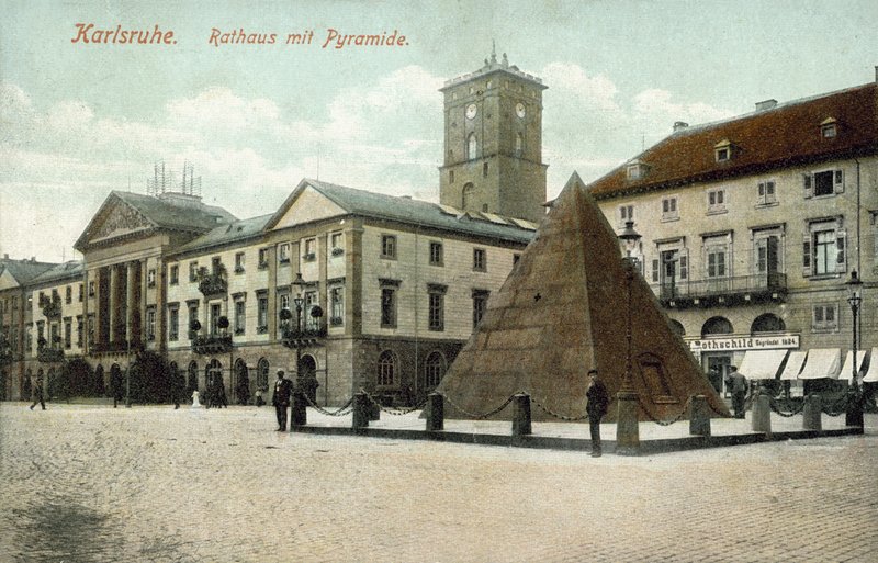 Kaupungintalo ja pyramidi, Karlsruhe, Saksa (värikuva) tekijältä Photographer German
