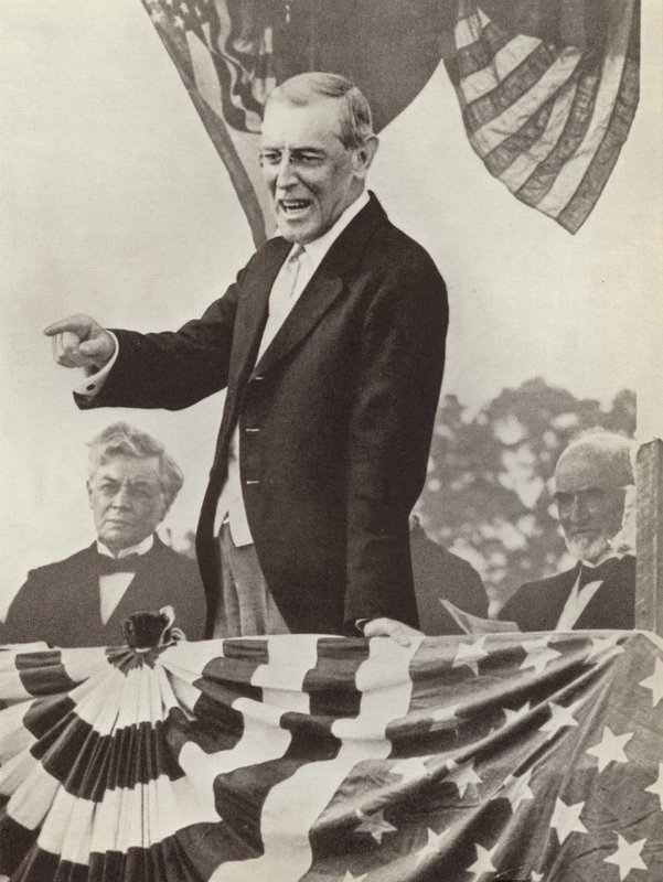 Yhdysvaltain presidentti Woodrow Wilson, Kansainliiton perustamisen liikkeellepaneva voima, joka ei kuitenkaan onnistunut suostuttelemaan maataan liittymään organisaatioon (m/w kuva) tekijältä Photographer German