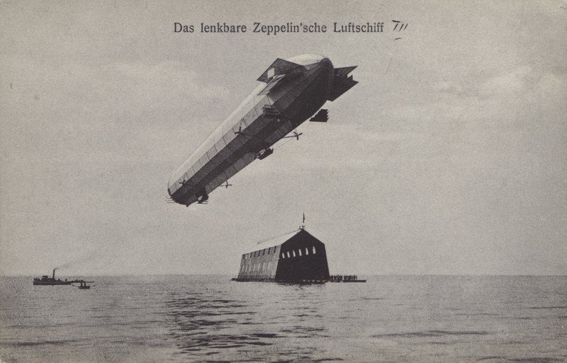 Zeppelin LZ III (b/w valokuva) tekijältä Photographer German