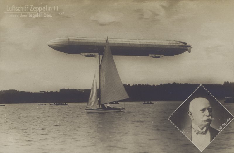 Zeppelin LZ III lentää Tegel-järven yli, Berliini (b/w kuva) tekijältä Photographer German