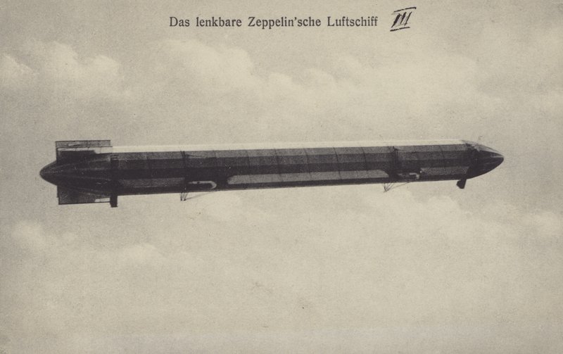 Zeppelin LZ III lennossa (b/w kuva) tekijältä Photographer German