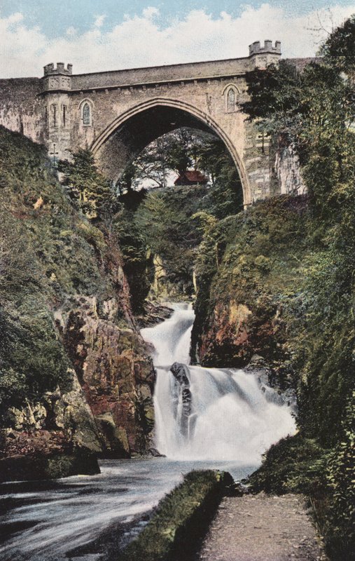 Irlanti: Poulaphouca, County Wicklow (värillinen valokuva) tekijältä Photographer Irish