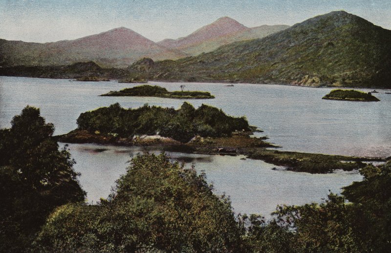 Etelä-Irlanti: Sugar Loaf Mountain, Glengarriff, County Cork (värillinen kuva) tekijältä Photographer Irish