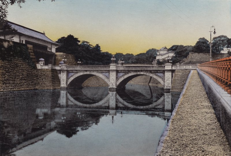Japani, noin 1912: Tokion keisarillisen palatsin sisäänkäynti; Missä shogunien linna sijaitsi feodaalisen järjestelmän aikana (kuva) tekijältä Photographer Japanese