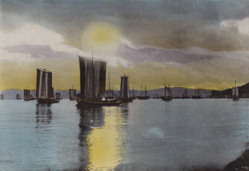 Japani, n. 1912: Auringonlasku, Akashin rannikko (kuva) tekijältä Photographer Japanese