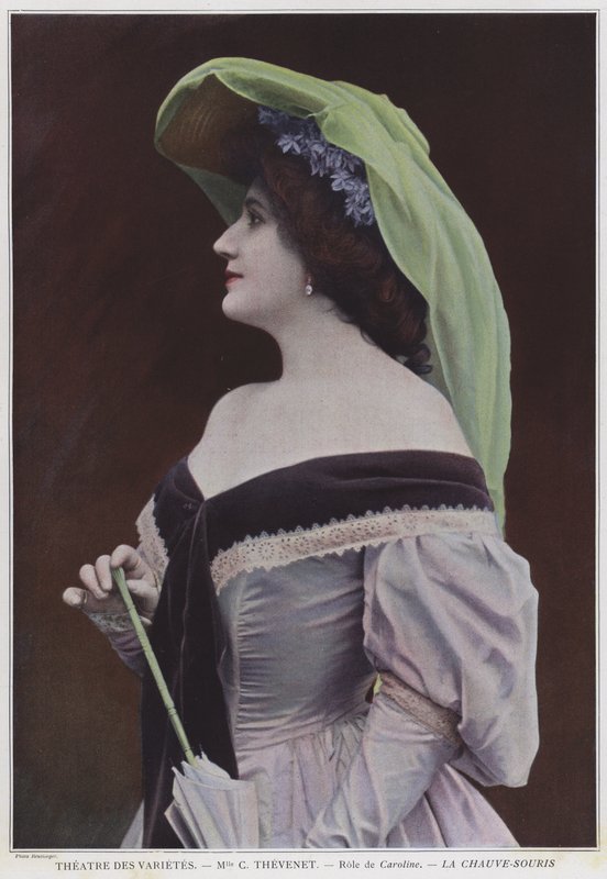 Mademoiselle Thevenet Carolinena elokuvassa La Chauve-Souris (värillinen kuva). tekijältä Reutlinger Studio