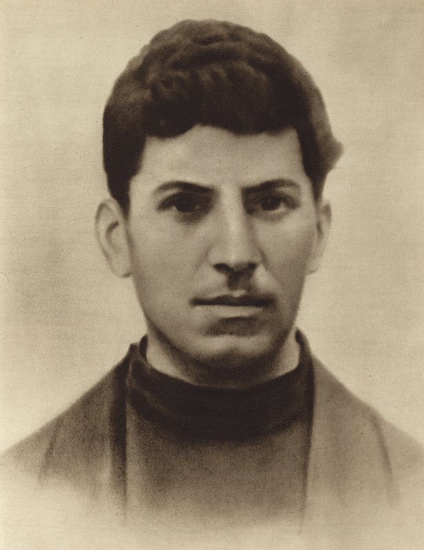 Josif Stalin 17-vuotiaana osallistuessaan Tbilisin seminaariin Georgiassa, 1896 tekijältä Russian Photographer
