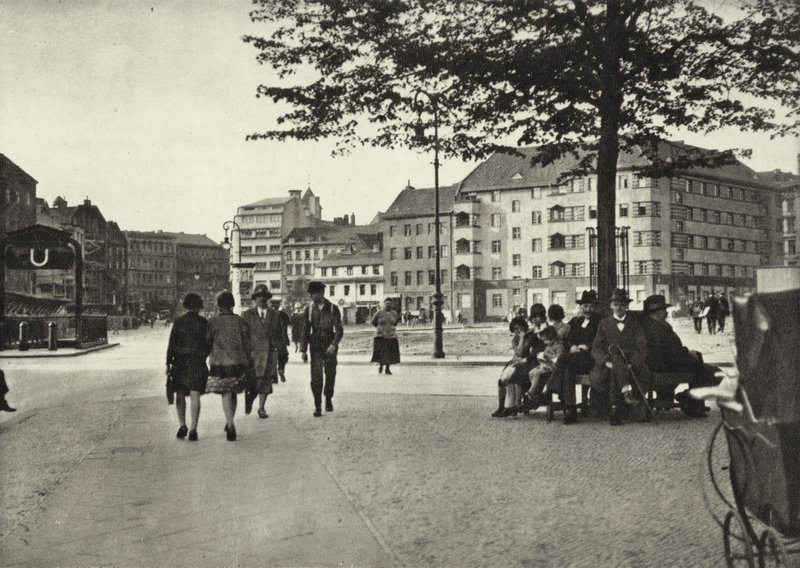 Berliini: Bulow-Platz (m/w kuva) tekijältä Sasha Stone
