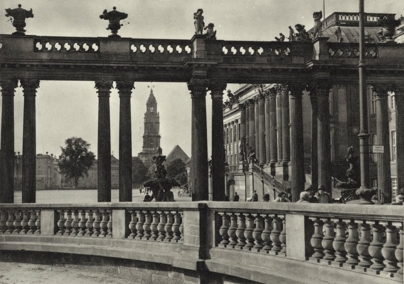 Potsdam, Stadtschloss, Kolonnaden an der Havel; Town Palace, Colonnades on the Havel (m/w kuva) tekijältä Sasha Stone