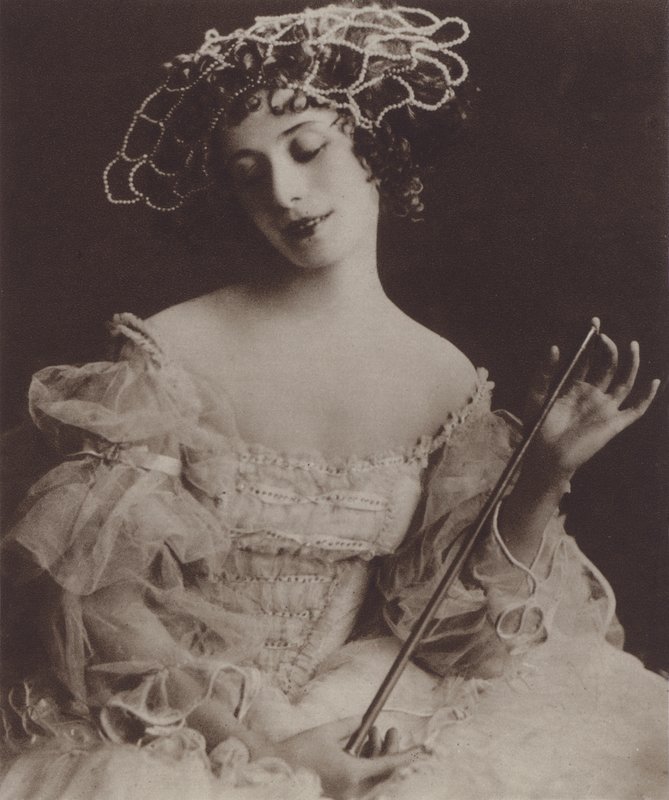 Pavlova elokuvassa "Fairy Doll" (m/w kuva) tekijältä Saul Bransburg