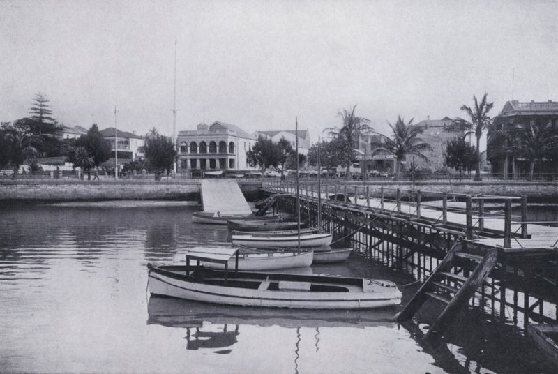 Esplanade, Yacht Clubin laiturilta, Durban (b/w kuva) tekijältä South African Photographer