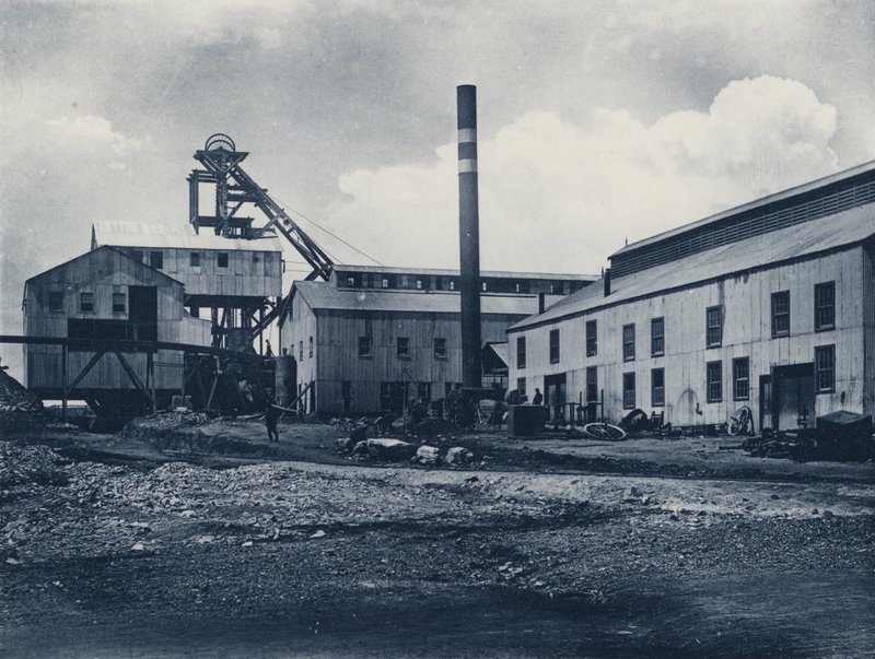 Päävarusteet jne, Langlaagte Royal Gold Mining Company (m/v kuva) tekijältä South African Photographer