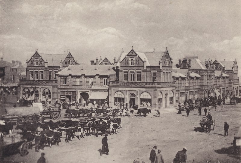 Market Buildings (m/w kuva) tekijältä South African Photographer