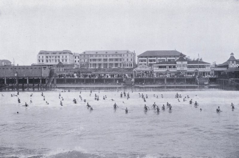 Ocean Beach, Durban (m/w kuva) tekijältä South African Photographer