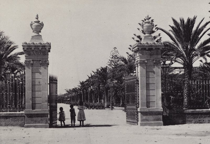 Cadiz: sisäänkäynti Genoves Parkiin (m/w kuva) tekijältä Spanish Photographer