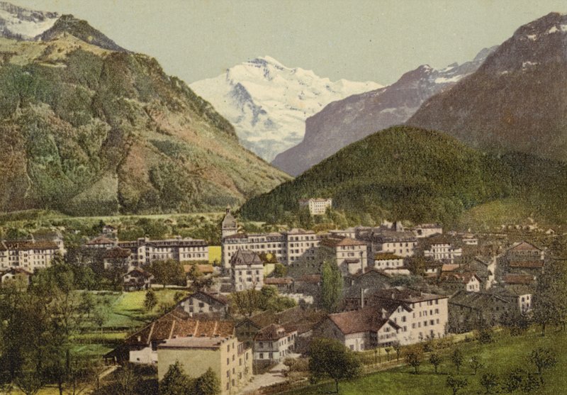 Berner Oberland: Interlaken, kokonaiskuva (värillinen kuva) tekijältä Swiss Photographer