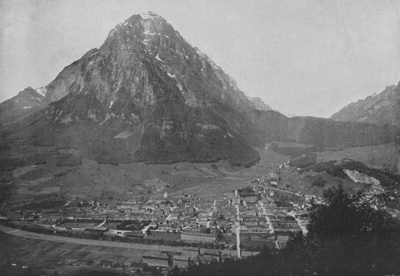 Glarus, yleisnäkymä ja Glaernisch (m/w kuva) tekijältä Swiss Photographer