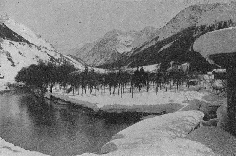 Talvimaisema Klostersissa, Graubündenissa (m/w kuva) tekijältä Swiss Photographer
