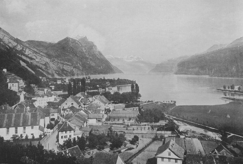 Weesen, Lac de Wallenstadt (valkoinen kuva) tekijältä Swiss Photographer