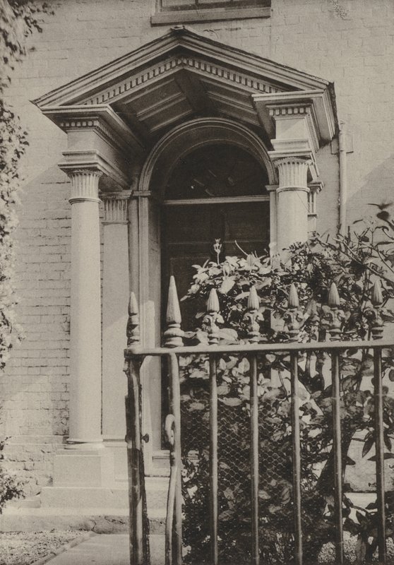 Doorway, Cranbrook, Kent (m/w kuva) tekijältä William Galsworthy Davie