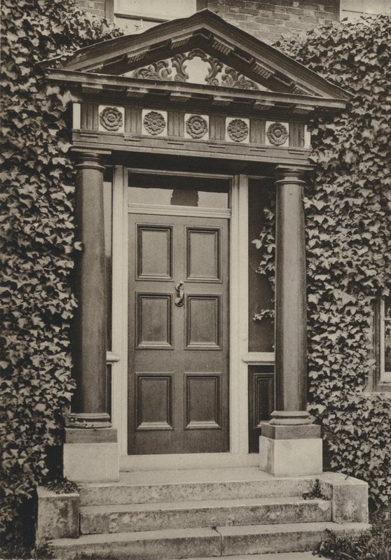 Doorway, Tenterden, Kent (m/w kuva) tekijältä William Galsworthy Davie