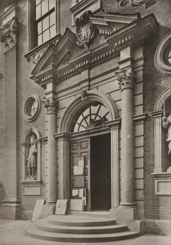 Doorway, The Guildhall, Worcester (m/w kuva) tekijältä William Galsworthy Davie