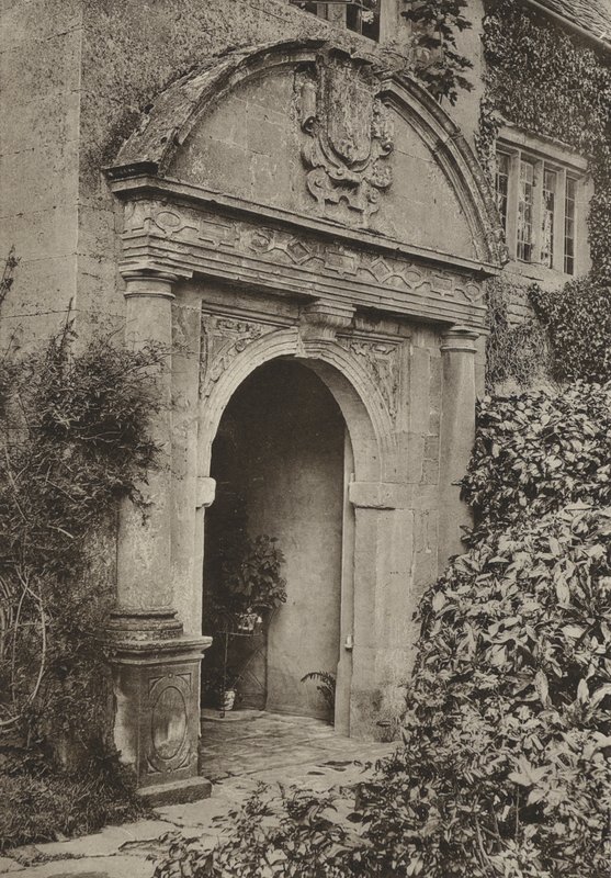 Doorway, The Manor, Upper Swell, Gloucestershire (m/w kuva) tekijältä William Galsworthy Davie