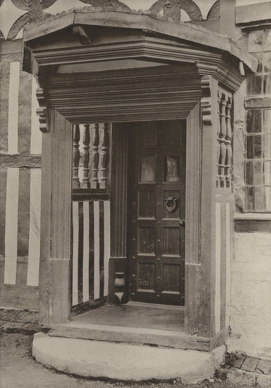 Doorway, The Middle House, Mayfield, Sussex (m/w kuva) tekijältä William Galsworthy Davie