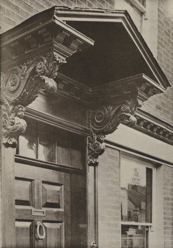 Doorway, Uxbridge, Middlesex (m/w kuva) tekijältä William Galsworthy Davie