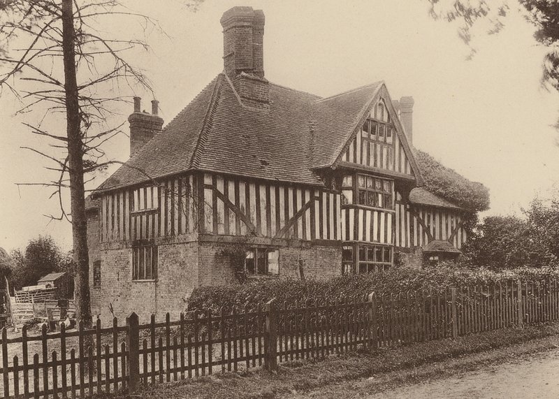 Yew-Tree Farm, lähellä Beckleytä ja Northiamia, Sussex (s/w-kuva). tekijältä William Galsworthy Davie