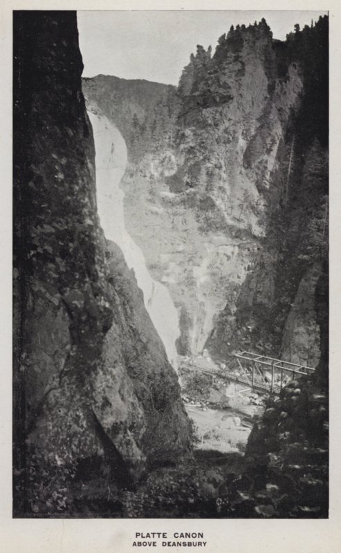 Coloradon kanjonit: Platte Canon, Deansburyn yläpuolella (m/v kuva) tekijältä William Henry Jackson