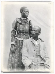 Khama ja hänen vaimonsa, n. 1910 (platinaprintti)