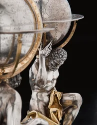 Kaksi poikkeuksellista maapalloa ja taivaallista maapalloa, joita tukevat Hercules ja Atlas, Augsburg