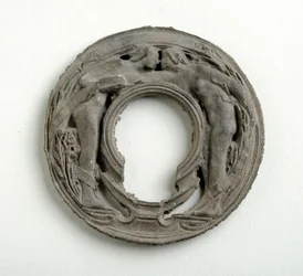 Maquette riipukseen arabeskiescutcheonilla (pronssoitu kipsi)