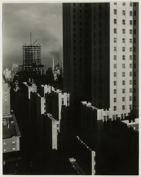 From My Window at the Shelton, West, 1931. finlandès