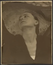 Georgia O’Keeffe: Muotokuva